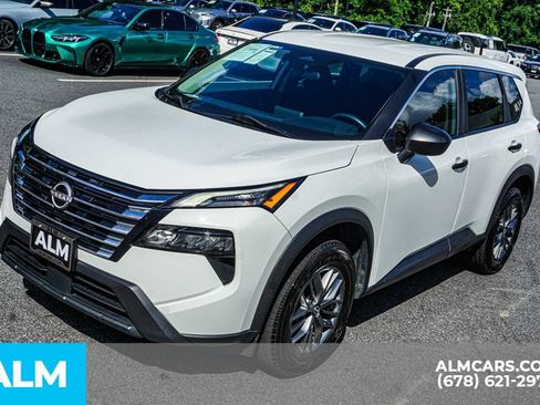 Used 2024 Nissan Rogue S FWD image 14