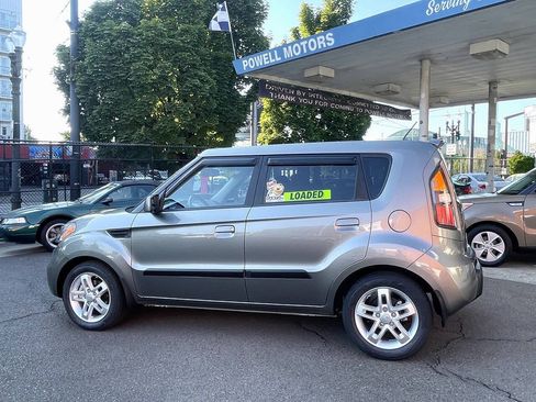 Used 2010 Kia Soul + w/ Audio Pkg FWD image 6