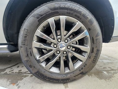 Used 2021 Ford Expedition Limited image 34