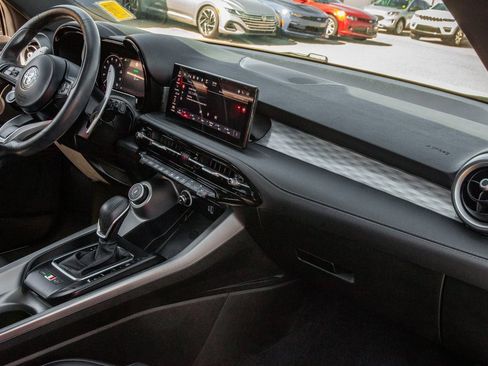 Used 2024 Alfa Romeo Tonale Veloce image 11