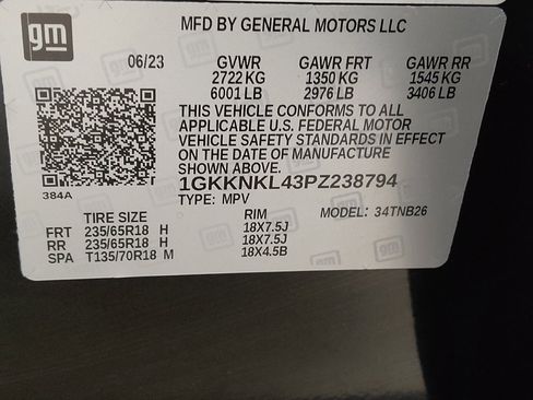 Used 2023 GMC Acadia SLE w/ LPO, Floor Liner Package FWD image 33