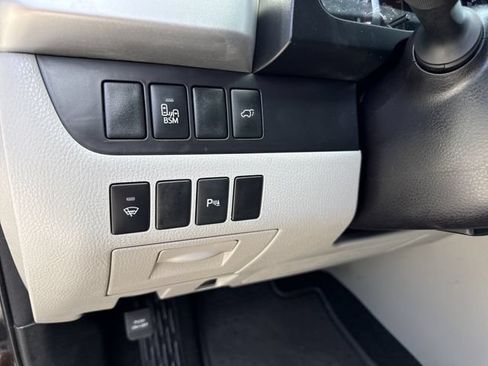 Used 2016 Toyota Highlander Limited FWD image 42