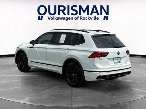 Used 2024 Volkswagen Tiguan SE R-Line AWD/4WD image 4
