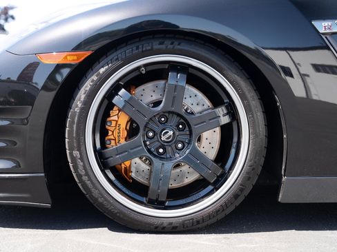 Used 2013 Nissan GT-R Black Edition AWD/4WD image 25