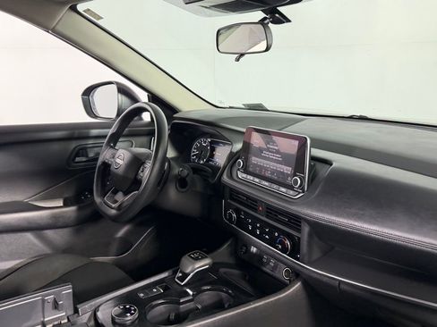 Used 2025 Nissan Rogue S image 29