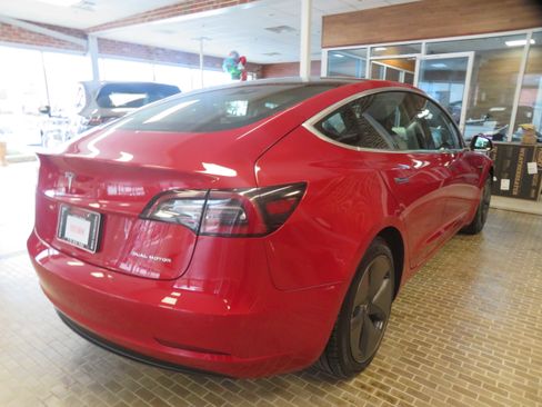 Used 2020 Tesla Model 3 Long Range image 4