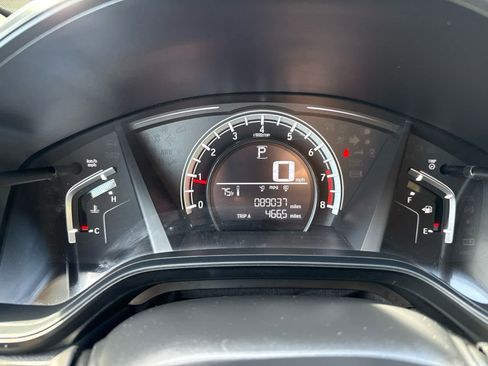 Used 2019 Honda CR-V LX image 18