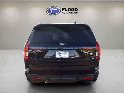 Used 2025 Ford Expedition Platinum w/ Stealth Performance Package AWD/4WD image 5