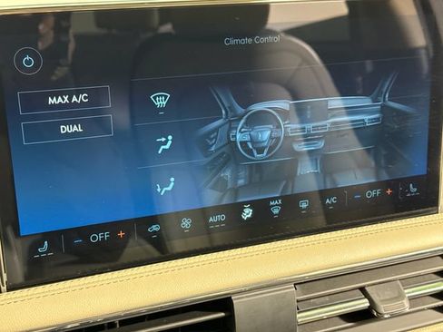Used 2025 Lincoln Corsair AWD image 37