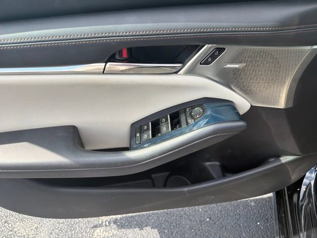 Used 2019 MAZDA MAZDA3 AWD Hatchback w/ Preferred Pkg image 11