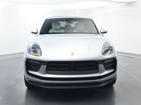 Certified 2025 Porsche Macan AWD/4WD image 18