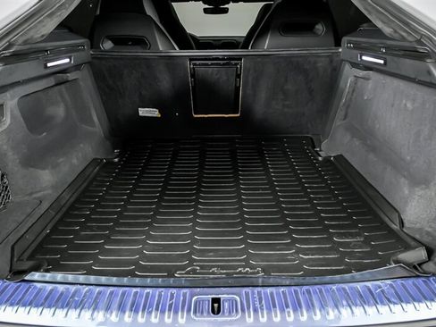 Used 2022 Lamborghini Urus AWD/4WD image 12