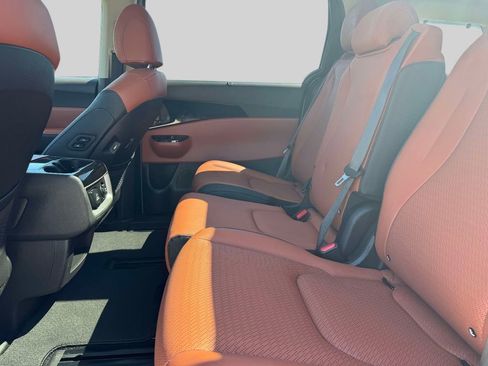Used 2023 Kia Carnival SX Prestige FWD image 10
