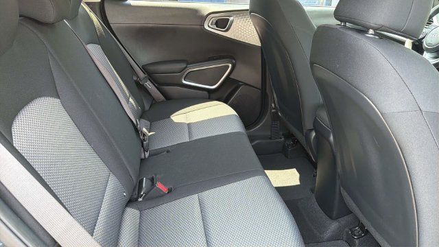 Used 2025 Kia Soul LX w/ LX Technology Package FWD image 13