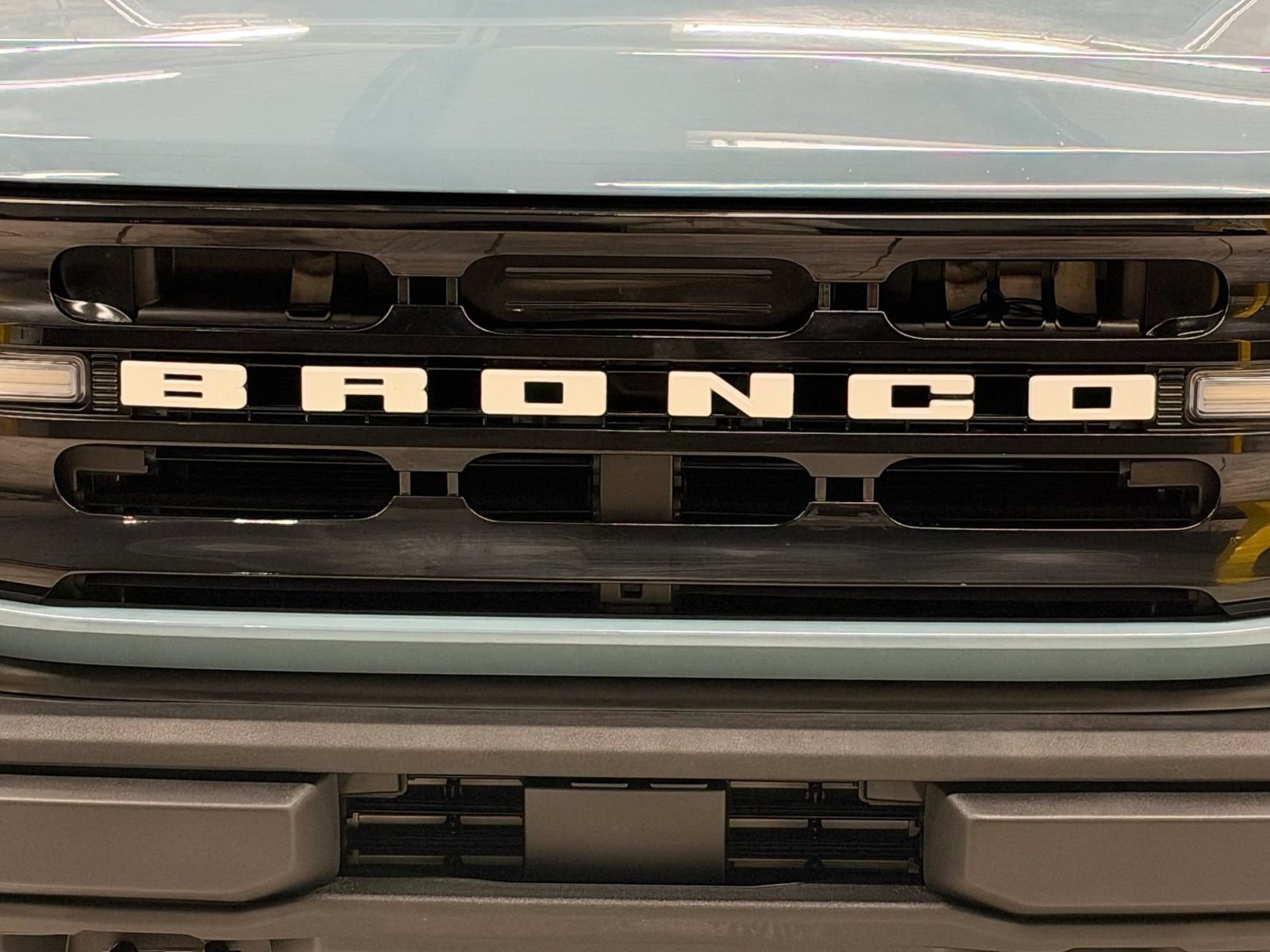 Used 2022 Ford Bronco Outer Banks AWD/4WD image 5