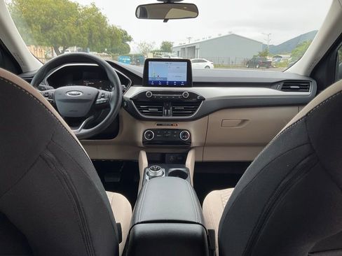 Used 2022 Ford Escape SE image 58