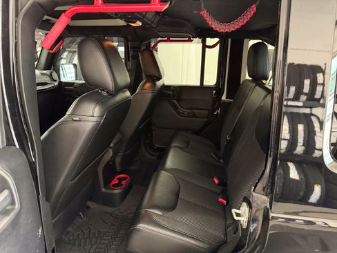 Used 2016 Jeep Wrangler Unlimited Sahara AWD/4WD image 21