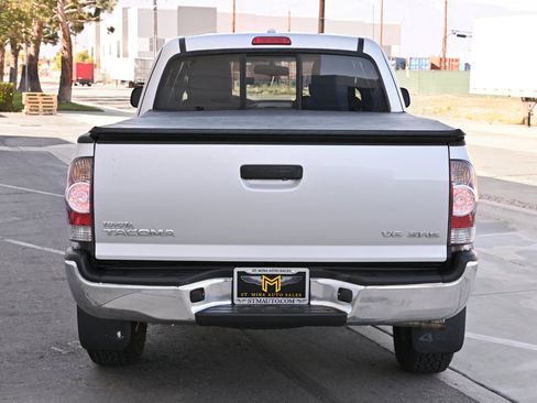 Used 2010 Toyota Tacoma 4x4 Access Cab V6 image 6