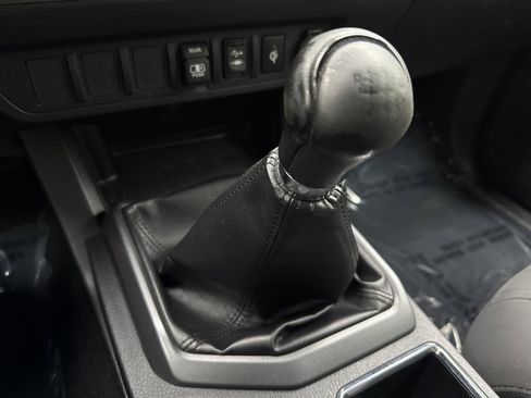 Used 2018 Toyota Tacoma TRD Off-Road image 33