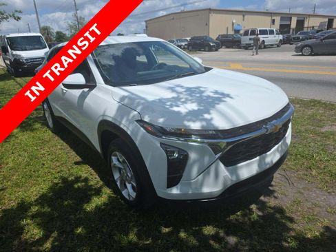 Used 2024 Chevrolet Trax LS w/ LS Convenience Package image 3