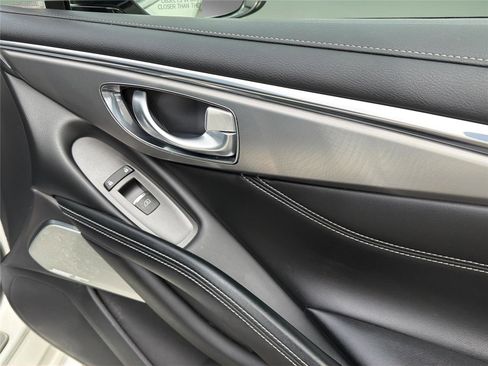 Used 2018 INFINITI Q60 3.0t Luxe w/ Sensory Package 3.0T Luxe image 23