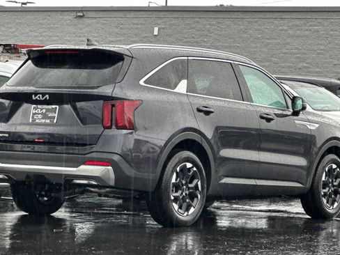 New 2026 Kia Sorento S FWD image 4