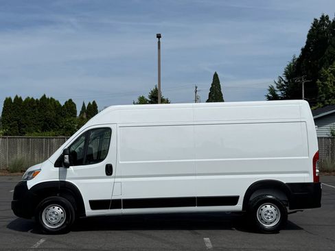 Used 2023 RAM ProMaster 2500 FWD image 2