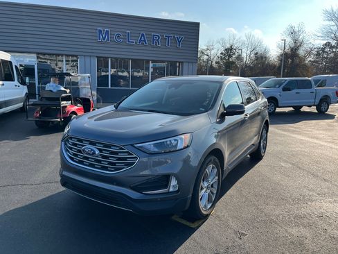 Used 2022 Ford Edge Titanium image 1