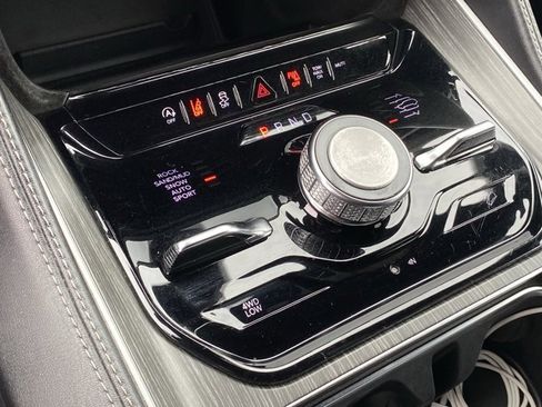 Used 2023 Jeep Wagoneer Series III w/ Preferred Equipment Group image 20