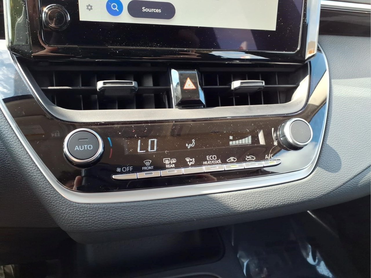 Used 2027 Toyota Corolla LE FWD image 20