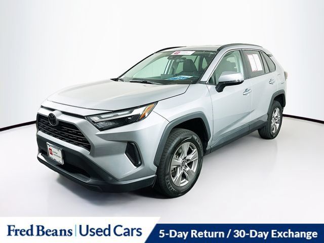 Used 2023 Toyota RAV4 XLE AWD/4WD image 3