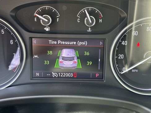 Used 2023 Buick Enclave Essence w/ Experience Buick Package FWD image 2
