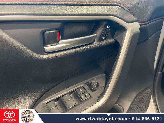 Certified 2025 Toyota RAV4 XSE w/ Premium Package AWD/4WD image 18