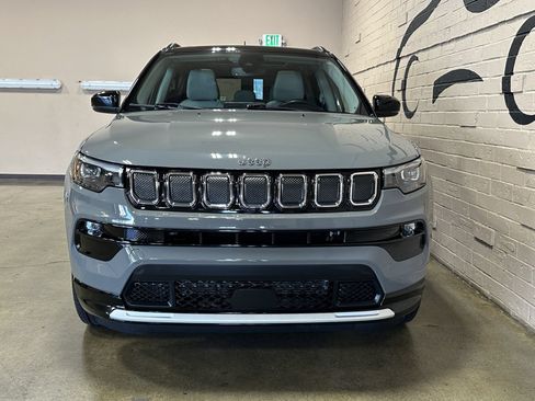 Used 2022 Jeep Compass Limited w/ Elite Group AWD/4WD image 9