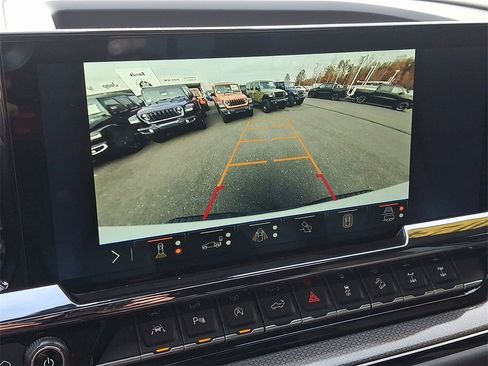 Used 2024 Chevrolet Silverado 1500 ZR2 w/ Technology Package image 19