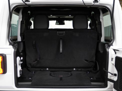 Used 2025 Jeep Wrangler Rubicon image 7