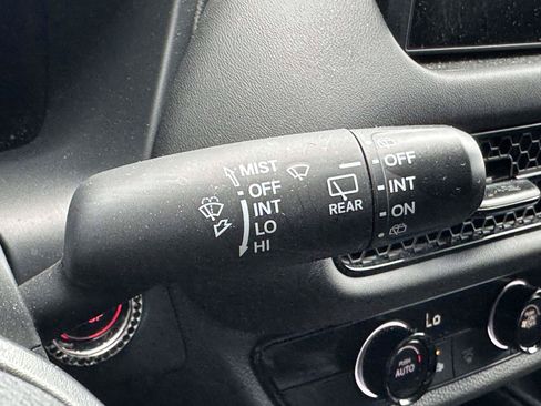 Used 2026 Honda HR-V LX image 27