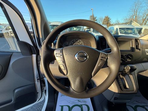 Used 2020 Nissan NV200 SV w/ Sliding Glass Door Package image 6