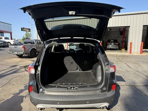 Used 2021 Ford Escape SE w/ Cold Weather Package FWD image 10