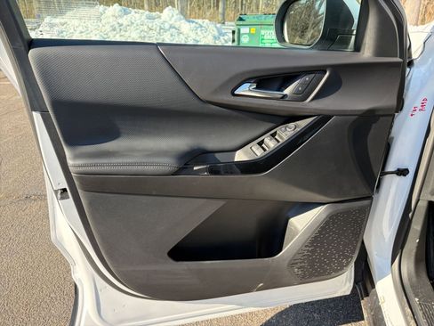 Used 2025 Chevrolet Equinox LT image 18