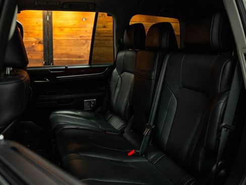 Used 2016 Lexus LX 570 4WD image 12