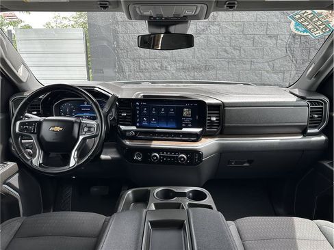 Used 2023 Chevrolet Silverado 1500 LT AWD/4WD image 19