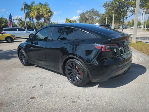 Used 2023 Tesla Model Y Performance image 7