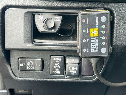 Used 2017 Toyota Tacoma TRD Off-Road image 11