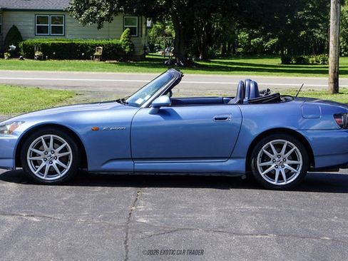 Used 2004 Honda S2000 image 3