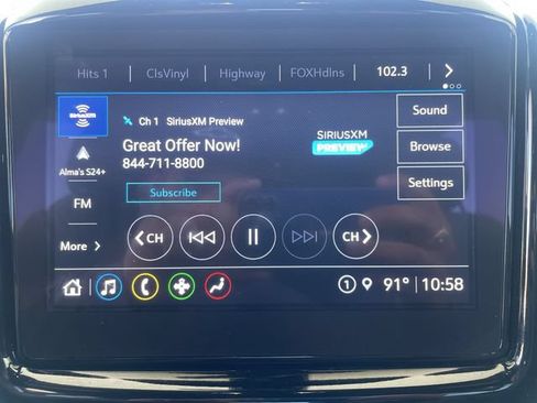 Used 2023 Chevrolet Traverse LT FWD image 13
