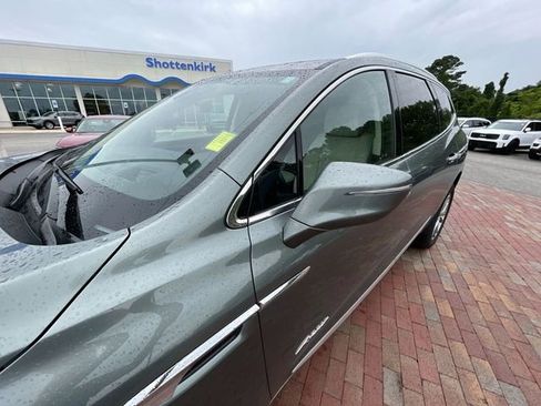 Used 2023 Buick Enclave Avenir FWD image 12