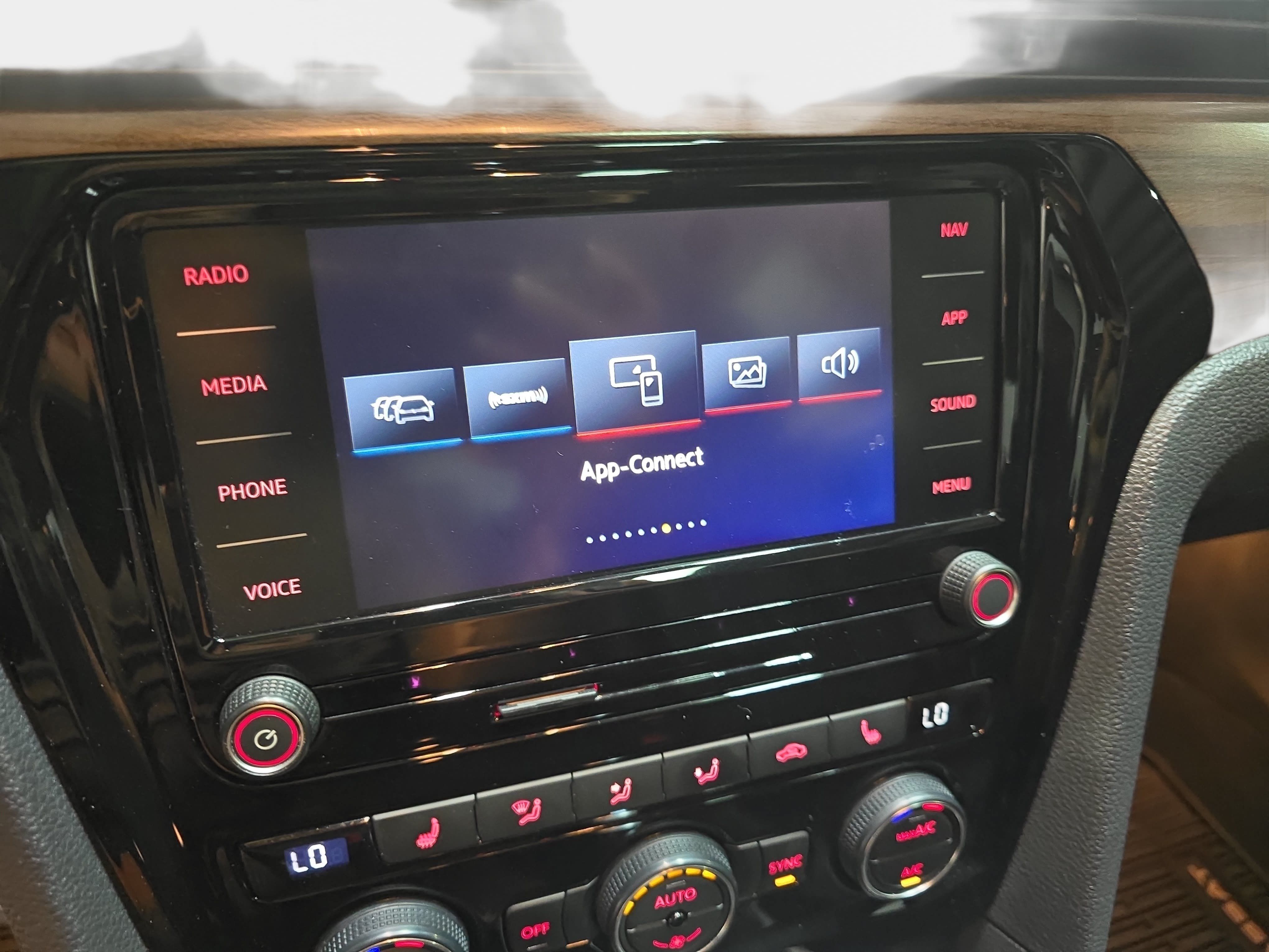 Used 2020 Volkswagen Passat 2.0T SEL FWD image 18