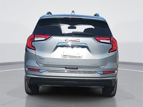 Used 2024 GMC Terrain Denali w/ Denali Premium Package image 5