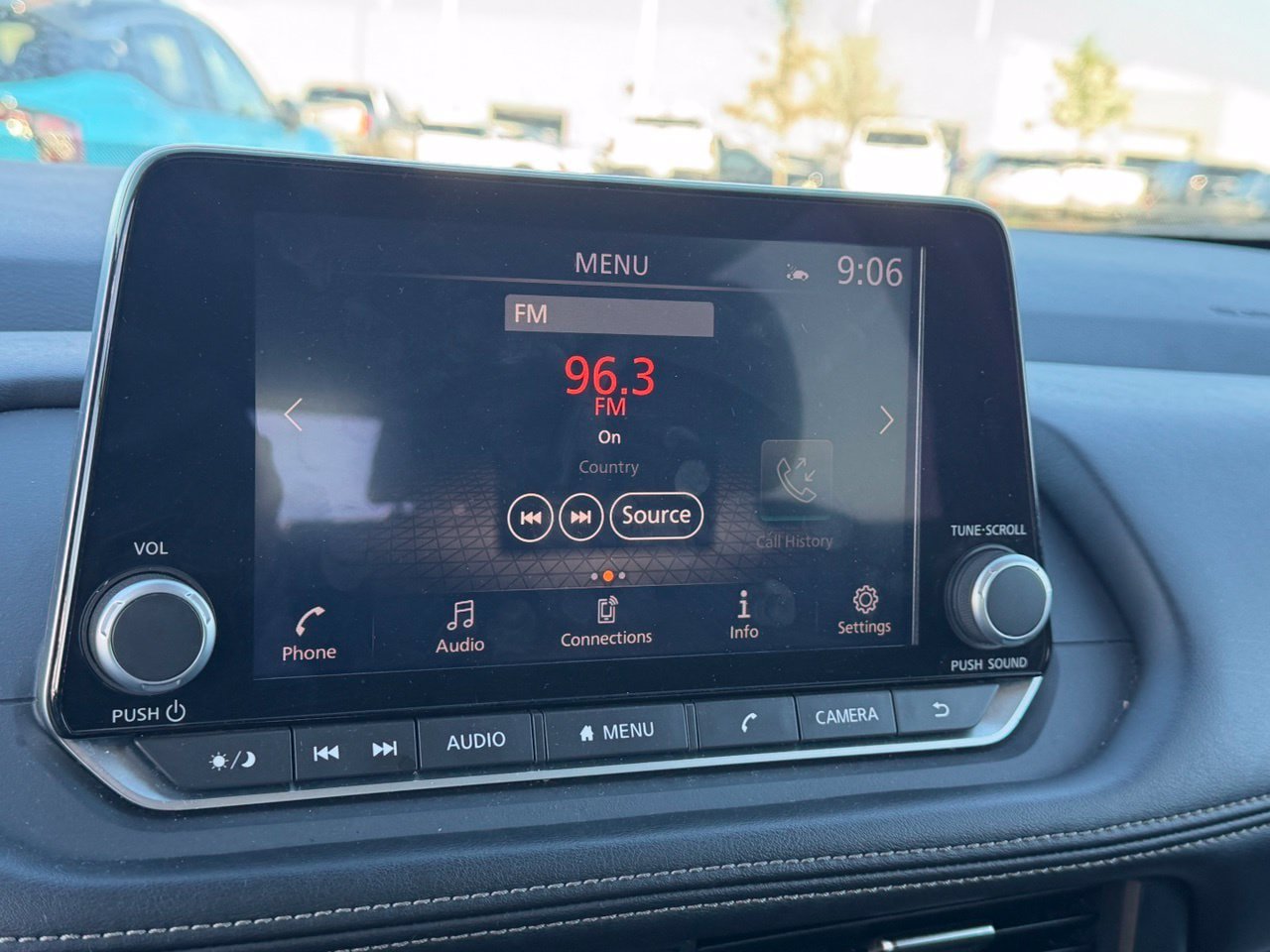 Certified 2025 Nissan Rogue SV FWD image 18